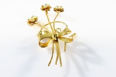 Coro Gold Gilded Vintage Triple Flower Brooch Faux Pearl Large 3 1/8″ x 1 5/8″