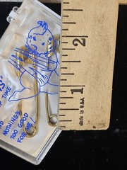 Vtg Goldpins 24K GOLD Plated Baby Bunting Pins 2 Pins Plastic Satin Lined Box