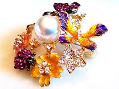 GARDEN FLOWER BROOCH!Enameled Floral Motif.Ladybug,Butterflies Pin.Gold Tone.