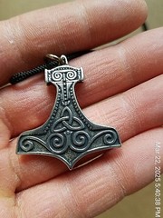 mjolnir pendant pewter, very nice detail on both sides