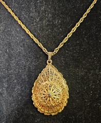WHITING DAVIS? vtg Locket Necklace Goldtone Lacy Filigree Classic Career Cosplay