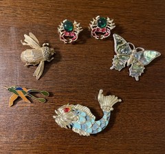 Vintage Brooch Pin Lot (6) Fish Crabs Butterfly Enamel Gold Tone