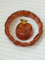 NATURAL OLD pressed ANTIQUE BALTIC AMBER BRACELET. Pendant