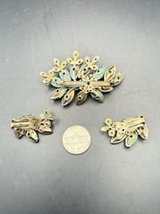 Vintage Floral Purple And Clear Rhinestone Brooch Pin And Clip On Earrings Set
