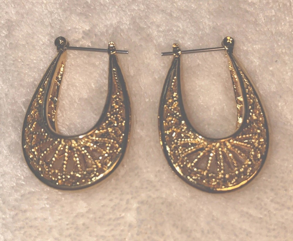 Oval Filigree Hoop Earrings Lacy Open Work Pierced Gold-Tone 1 1/4”