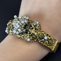 A Vintage Gold Toned Custom Jewelry Bangle Bracelet