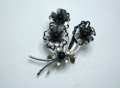 Vintage Floral Heart Flowers Brooch Silver Tone Rhinestone Pin