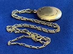 Vtg Gold Filled Locket Necklace 4.8g Fine Jewelry 14.5″ Chain Diamond Cut Design