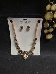 Vintage 2 Modern Costume Jewlery Lot Statement Necklaces Earrings Bracelets Pins