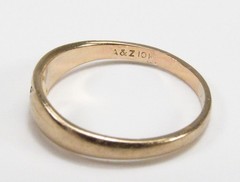 Vintage 1950s A & Z Chain Co. USA 10K Gold Red Ruby Baby Infant Band Ring Sz 0.5