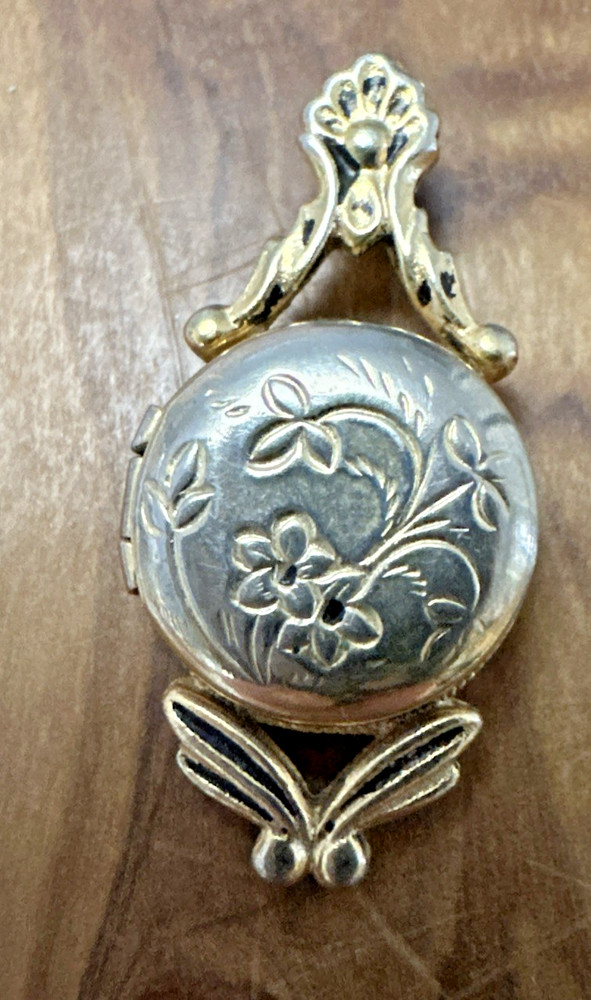 Antique Gold Tone Floral Engraved Round Locket Pendant Art Nouveau Pre‑1920