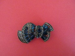 vintage signed HOLLYCRAFT 1955 BLUE RHINESTONE BOW BROOCH PIN baguettes