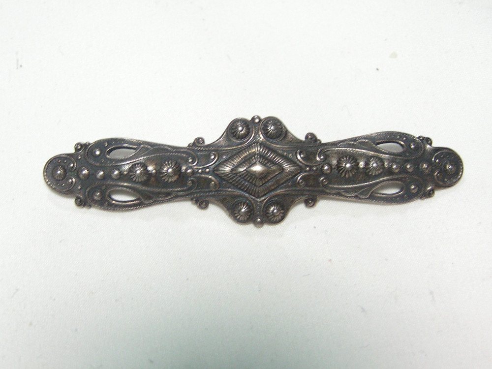 …Vintage/Antique Silver Tone Etruscan Style Brooch…