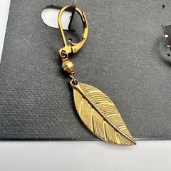 Vintage 90s Cookie Lee Gold Tone Feather Dangle Earrings Boho Style Jewelry