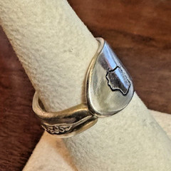 Vintage Spoon Ring State of Wisconsin Outline Signet Original Rogers Silver S7.5
