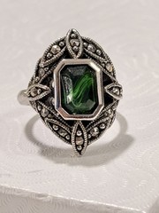 Vintage Avon Royal Essence Faux Emerald Marble Ring Marcasite Size 5 NOS 1970s