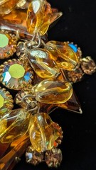 VTG DeLizza & Elster D&E Juliana Trembler Brooch Pin w/ 6 Dangle Clusters