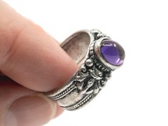Vintage Silver Tone Purple Oval Cabochon Filigree Scroll Band Ring – Size 7.25