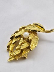 Vintage Goldtone Metal Leaf Brooch Pin Dimensional With Faux Pearl Unsigned