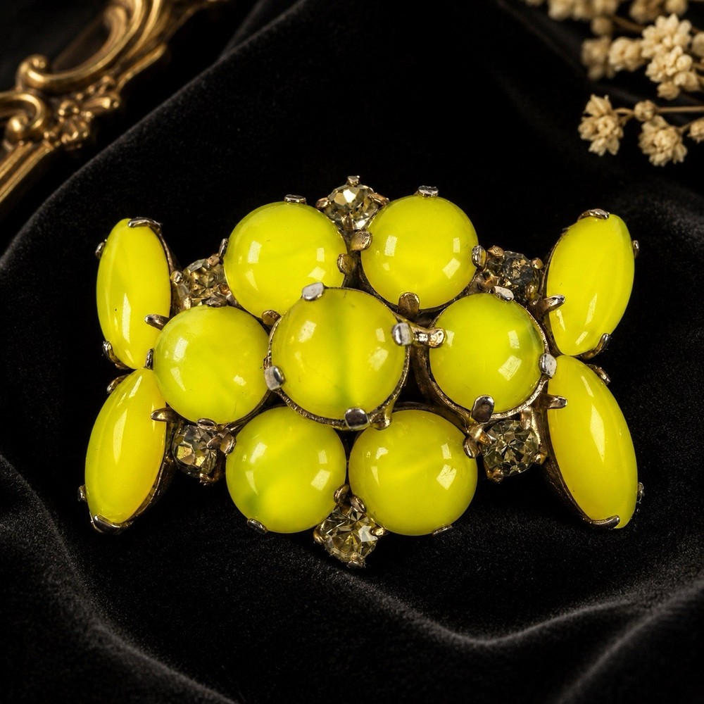 Vtg Lime Green Moonglow Cabochon Rhinestone Brooch Atomic MCM Gold Tone