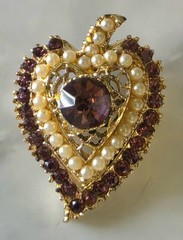Vtg Victorian Style Purple Rhinestone & Faux Pearl Sweetheart/ Strawberry Brooch