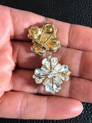 Vintage Gold Crystal Rhinestone Earrings Clover Quatre Shamrock Omega 1″ 8055