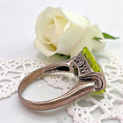 Vintage 925 Sterling Silver Faceted Green Rectangle CZ Ring, size 7.75