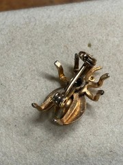 17mm TINY gold tone FLY INSECT Flying BUG Pin Brooch Lapel Blue Red RHINESTONE