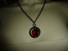 PENDANT LRG RED FACETED PLASTIC STONE ON SILVER TONE CHAIN NECKLACE #20/21