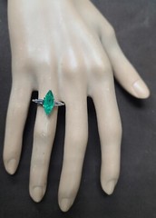 Vintage Platinum Engagement Ring 2.09CT. Gem Natural Green Emerald Marquise Cut