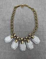 Vtg Ann Taylor White Howlite Goldtone Statement Bib Necklace 17.5″-18″ Spring