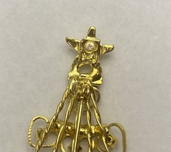VTG Delicate Gold Tone Christmas Tree Brooch Pin SO MANY Hearts & Faux Gemstones