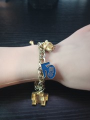 Vintage Gold Tone Charm Bracelet Century 21 Exposition Souvenir Eiffel Tower 7″