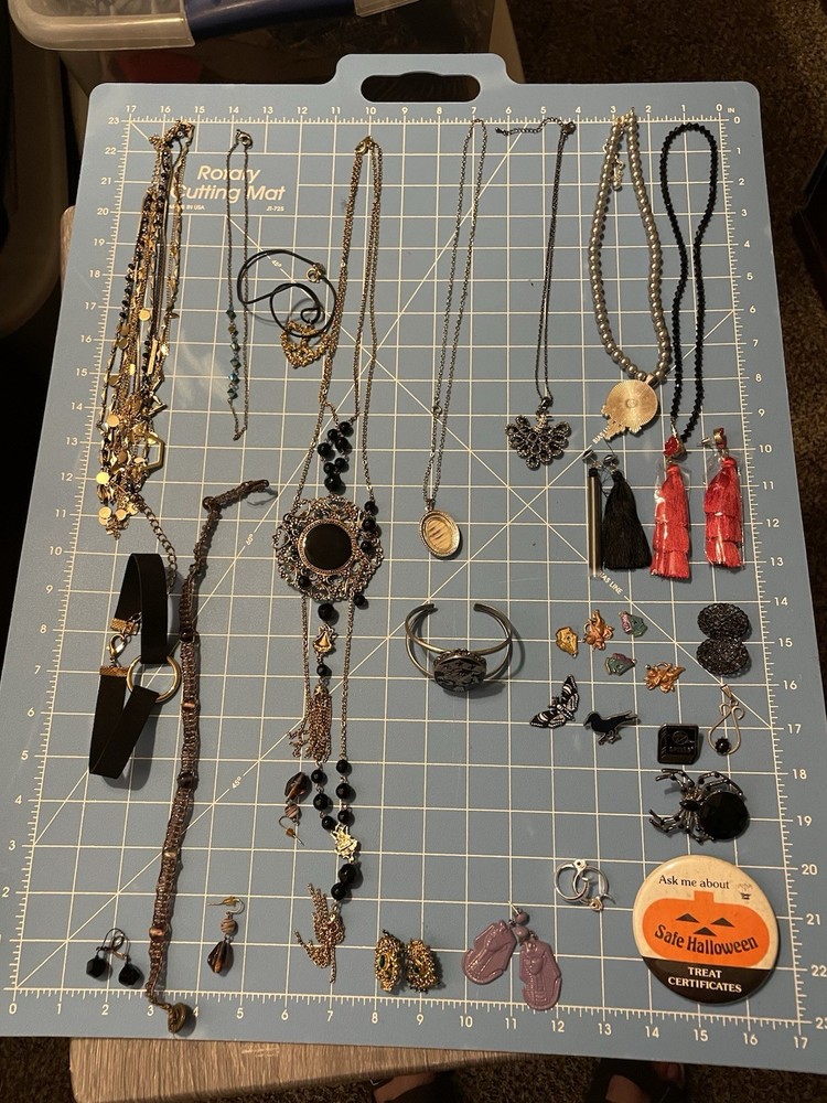 35+ Vintage-Now Costume Jewelry Pieces Gothic Victorian Romantic Styles Wearable