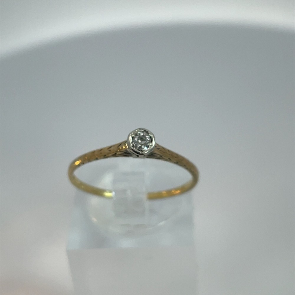 14K Antique Yellow/White Gold Solitaire Old European Cut .05 Ct Detailed Ring