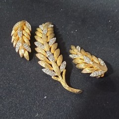 Leaf Brooch Pin & Clip-On Earrings Jewelry Set, Gold Tone Marquise Rhinestones