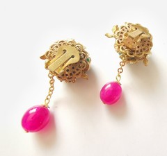 MIRIAM HASKELL 50’S GILT BRASS DANGLE EARRINGS: JADE & RUBY PÂTÉS DE VERRE BEADS