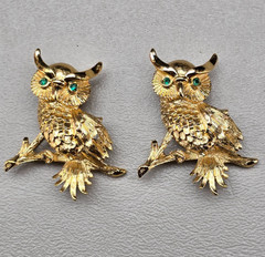 Monet Owl Brooch Pin Pair Gold Tone Green Eyes Vintage Matching Set