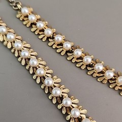 Vintage Faux Pearls Collar Necklace White Brushed Gold Tone 15.5″