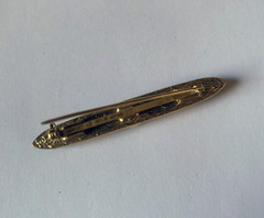 VINTAGE Art Deco Gold-tone Cubic Zirconia Center ONYX Bar Brooch Pin J308