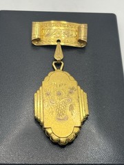 Victorian gold tone locket dangle brooch pin engraved flowers antique vintage
