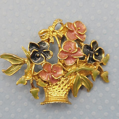 CLASSIC Pansy Flower Basket Gold Tone Pink Blue Green Enamel Vintage Brooch Pin