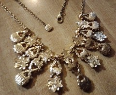 Burgundy Crystal Rhinestone Bib Statement Necklace Gold Tone 18-20″ Cocktail VGC