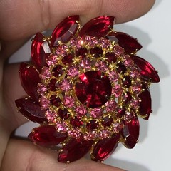 Juliana Rhinestone Red & Pink Pinwheel Circle Brooch 2” Vintage