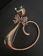 Gold-tone Cartoon Cat Brooch Featuring Clear Crystals Bow And Green…