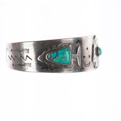 6.5″ c1940 Fred Harvey era sterling silver thunderbird/arrowheads cuff bracelet
