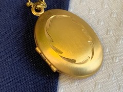 Vtg Gold Filled Locket Necklace 4.8g Fine Jewelry 14.5″ Chain Diamond Cut Design