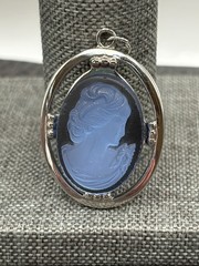 VTG Blue Glass Cameo Pendant Silver Tone Oval Victorian Style Lady Profile