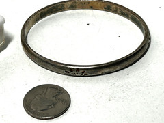 Vtg Silver Tone Liz Claiborne Bangle Bracelet B697