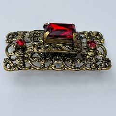Vintage Brooch Red Glass Stones Filigree Openwork Goldtone 1-7/8″ x 1-1/8′
